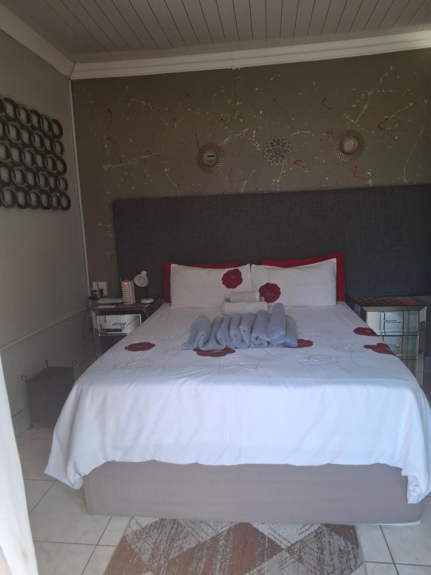 Vicky B Bed And Breakfast Mogwase Exteriör bild