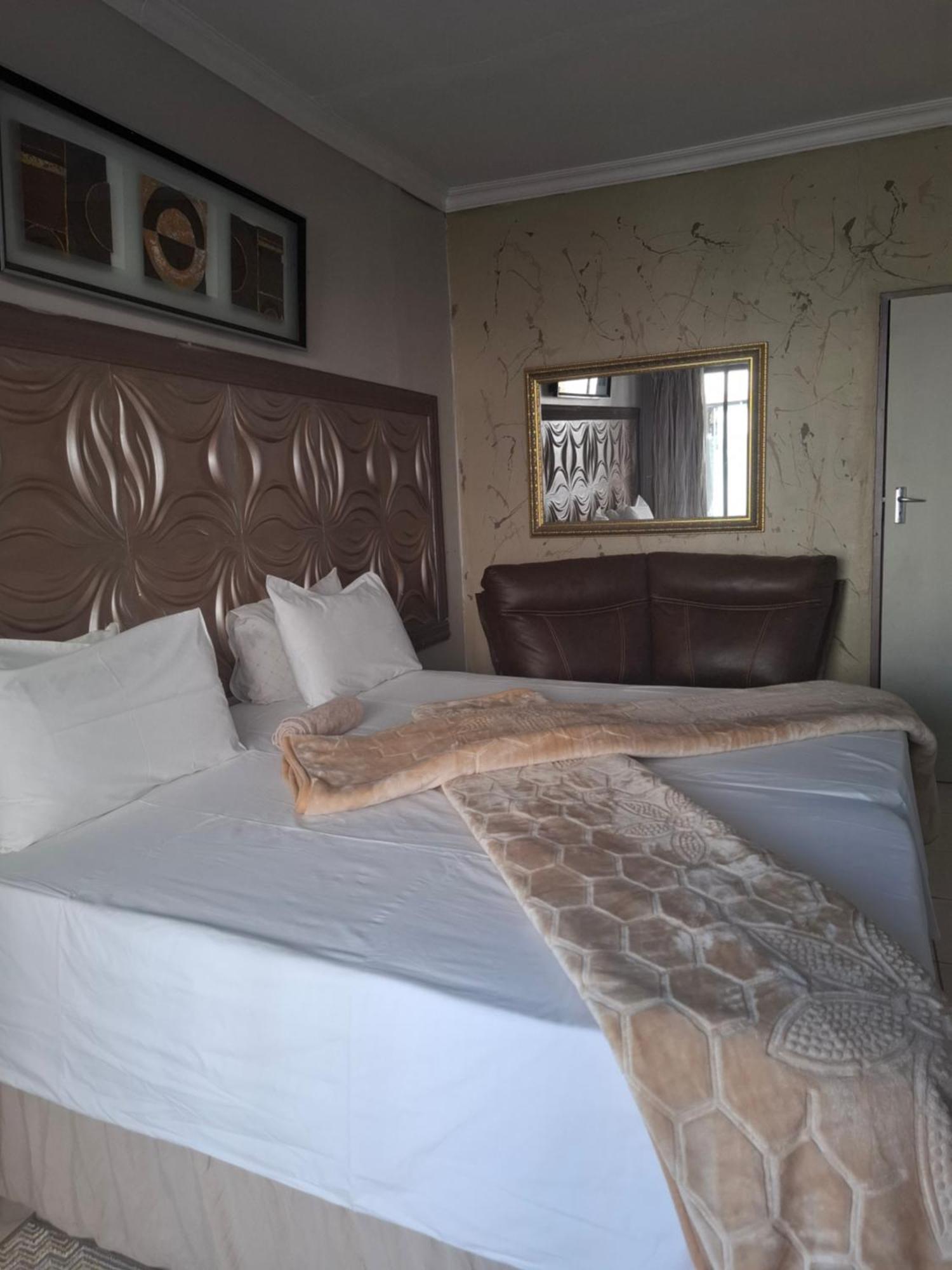 Vicky B Bed And Breakfast Mogwase Exteriör bild